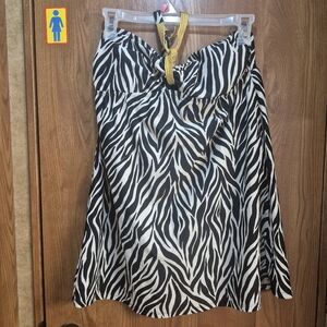Jaclyn Smith Black and White Zebra-Print Bathing Suit with Gold Accent.   Box 39